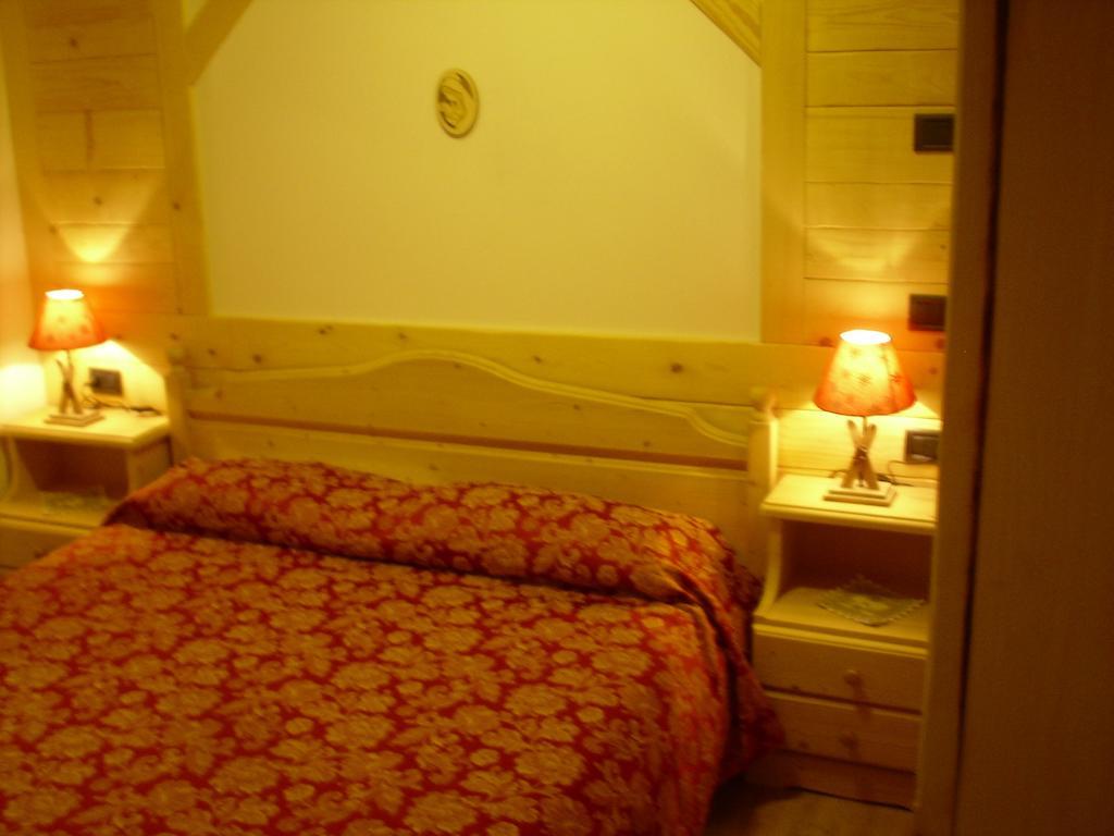 Maso Pin Bed and Breakfast Madonna Δωμάτιο φωτογραφία